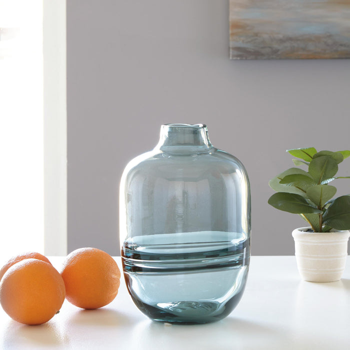 Lemmitt Vase