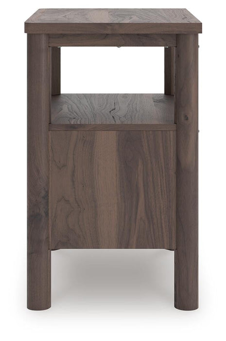 Pamytta King Panel Platform Bed, Dresser, Mirror and Nightstand
